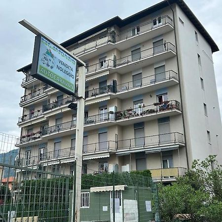 Lakehouse Enjoy Вербания Экстерьер фото